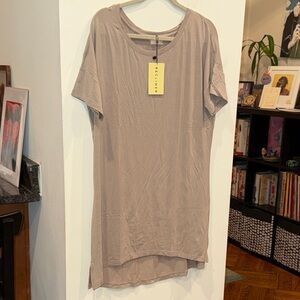 Recliner NYC Night-tee sleep dress in latte size small new with tags